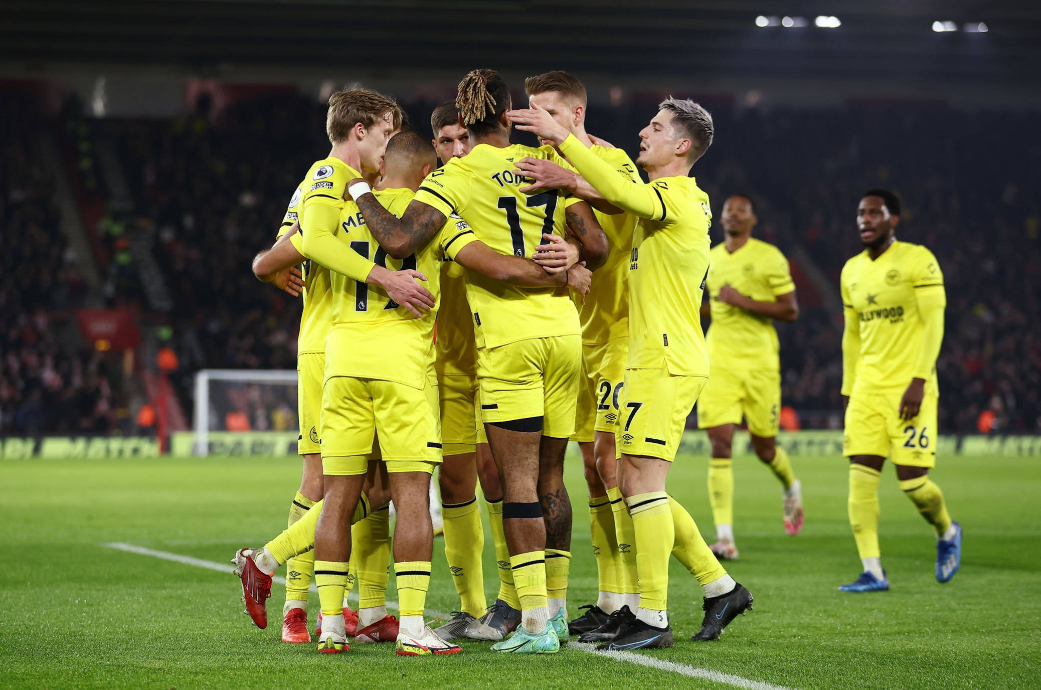 出令人瞩目 出令人瞩目